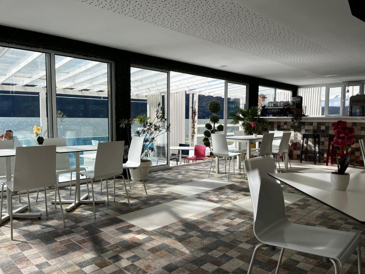 Riviera 990 - Resort & Restaurant Ieşelniţa Bagian luar foto