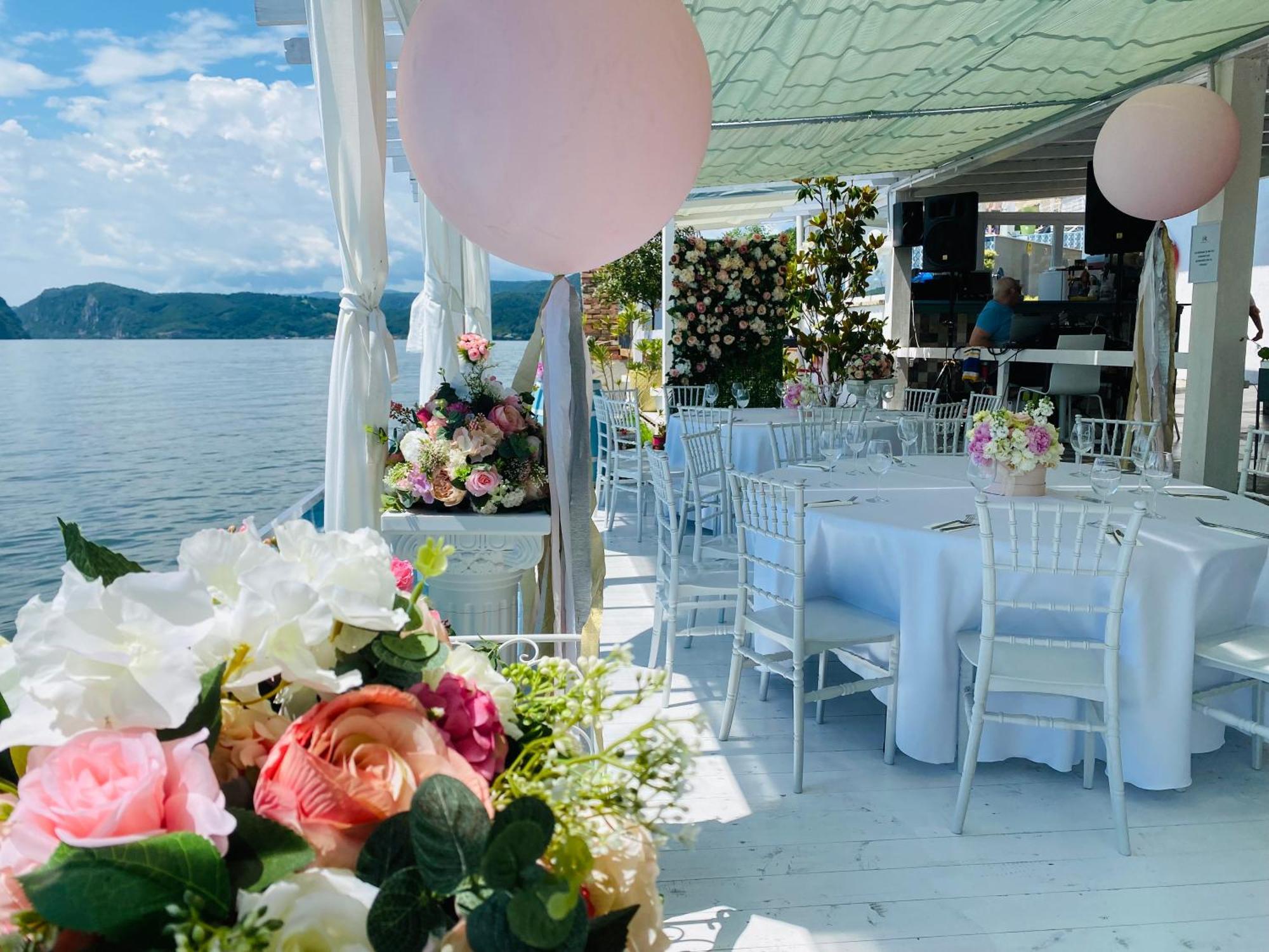 Riviera 990 - Resort & Restaurant Ieşelniţa Bagian luar foto