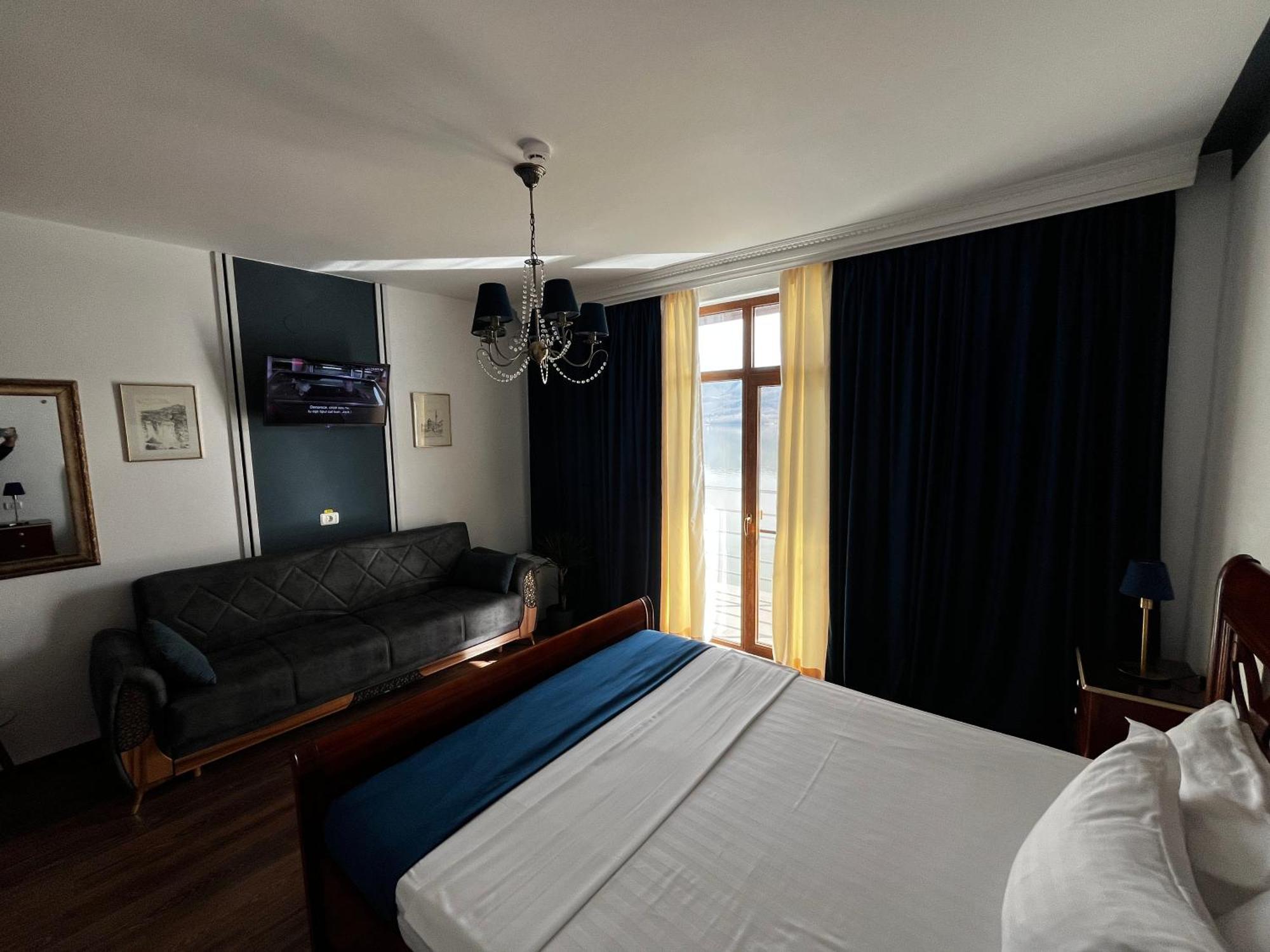 Riviera 990 - Resort & Restaurant Ieşelniţa Bagian luar foto