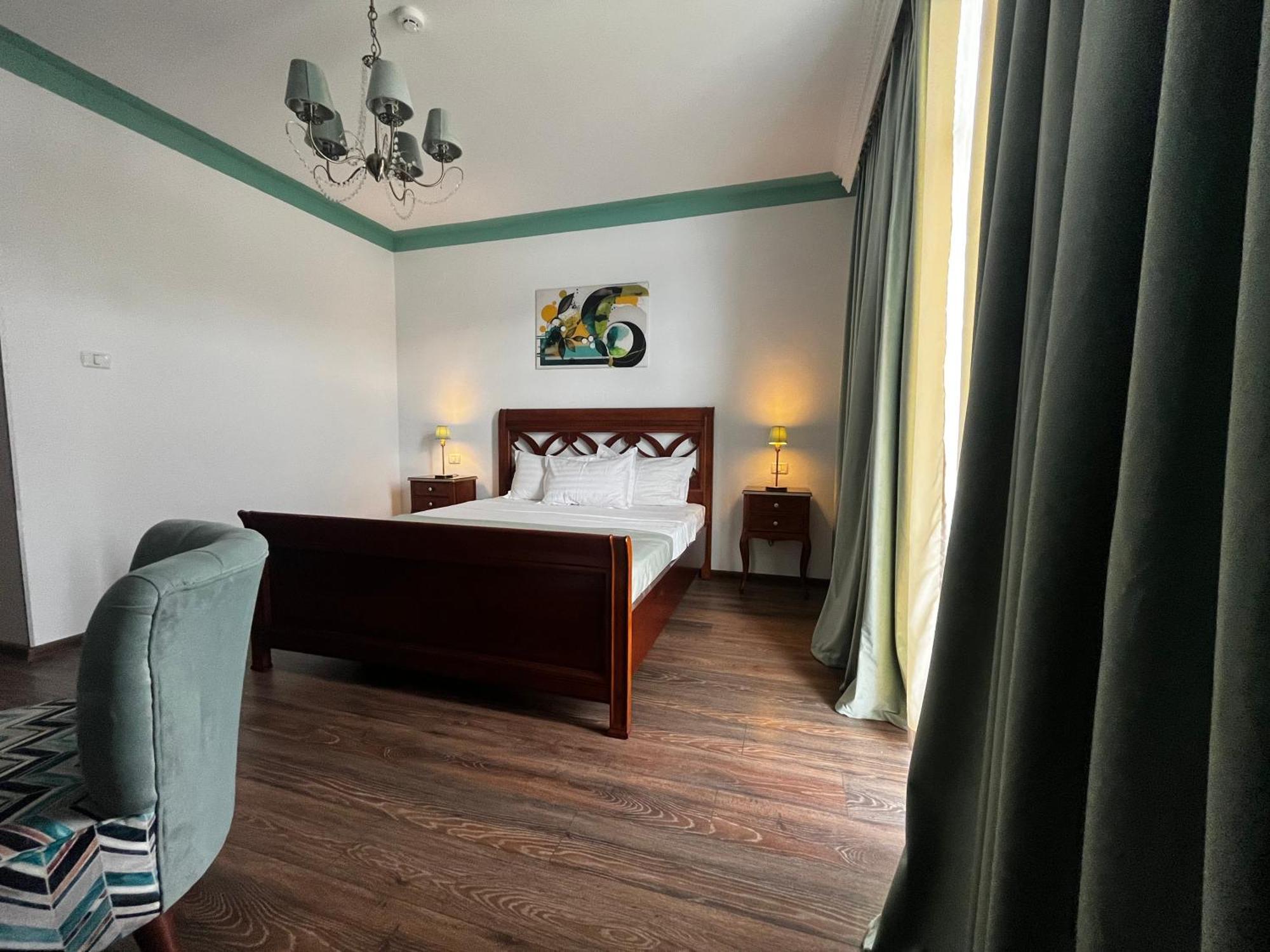 Riviera 990 - Resort & Restaurant Ieşelniţa Bagian luar foto