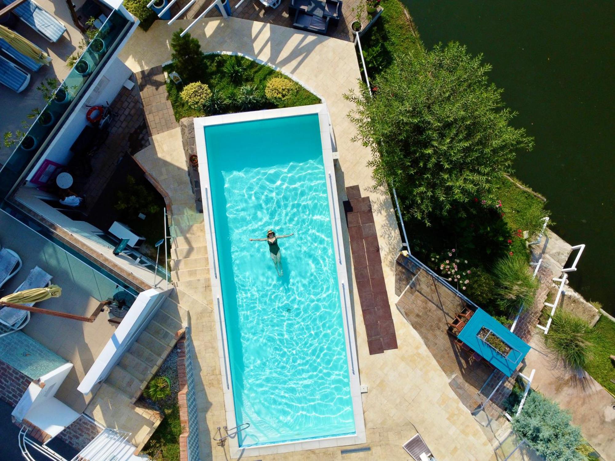 Riviera 990 - Resort & Restaurant Ieşelniţa Bagian luar foto