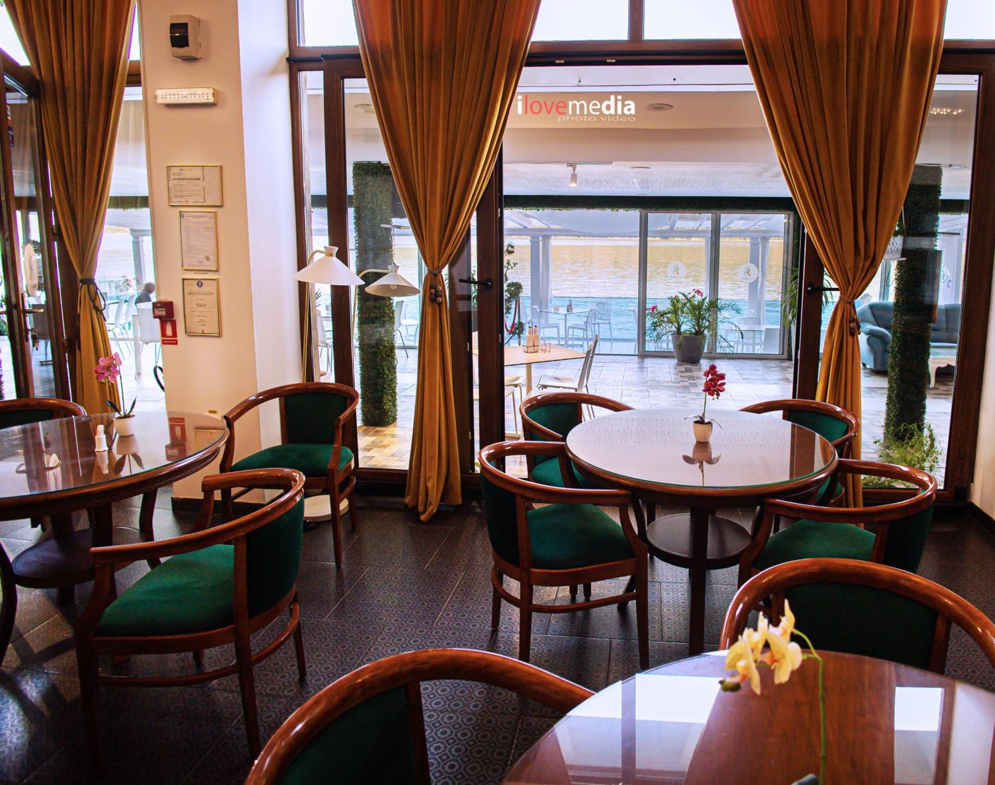 Riviera 990 - Resort & Restaurant Ieşelniţa Bagian luar foto